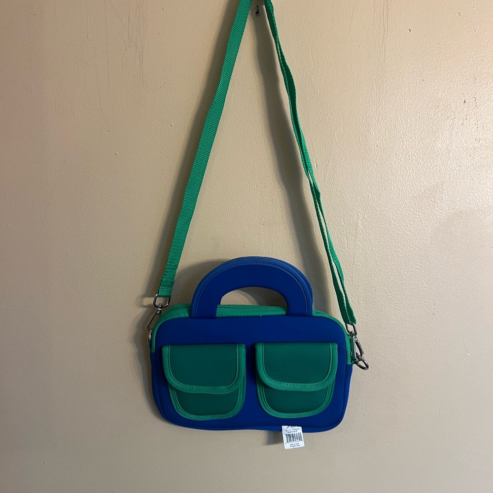 Epik tablet carrying case